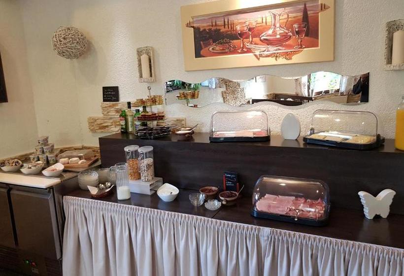 פנסיון Zur Brücke