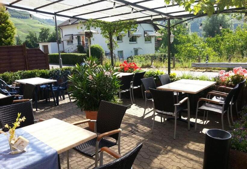 פנסיון Zur Brücke