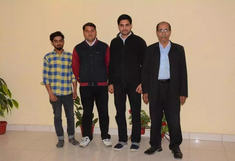 هتل Alpine Faizabad