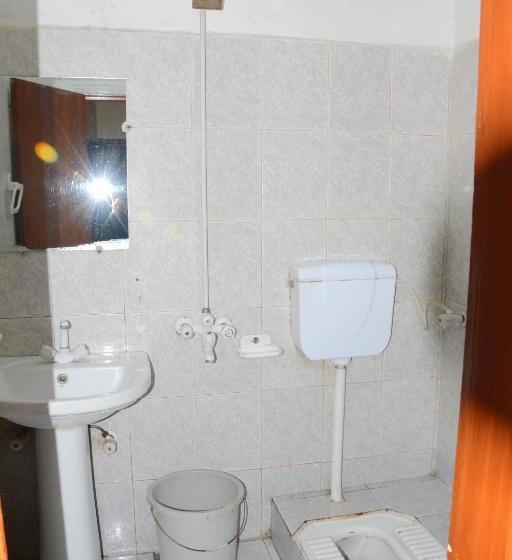 هتل Alpine Faizabad