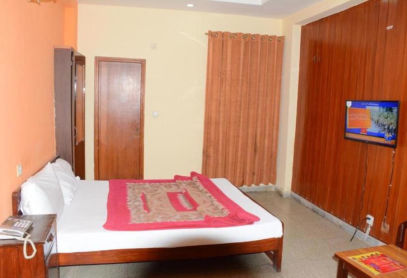 هتل Alpine Faizabad