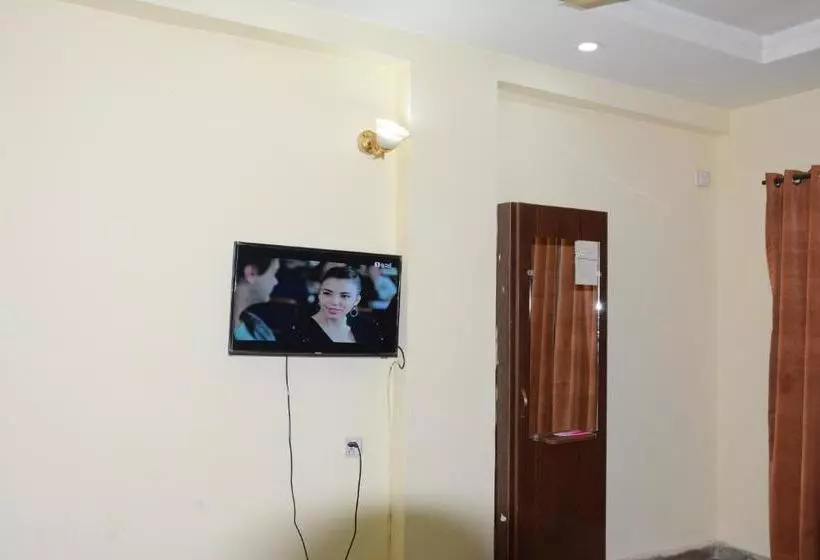 هتل Alpine Faizabad