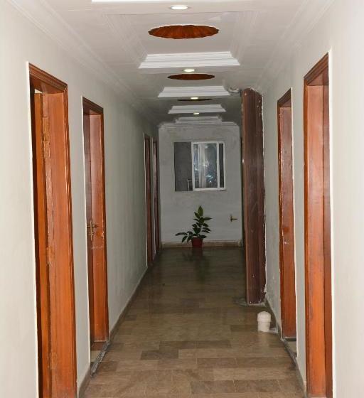 هتل Alpine Faizabad