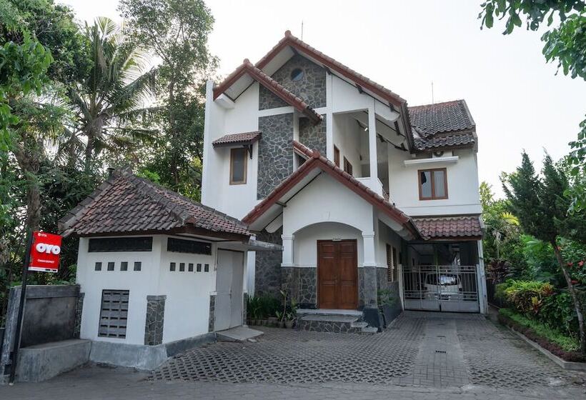 Hotell Oyo 1778 Omah Duwet