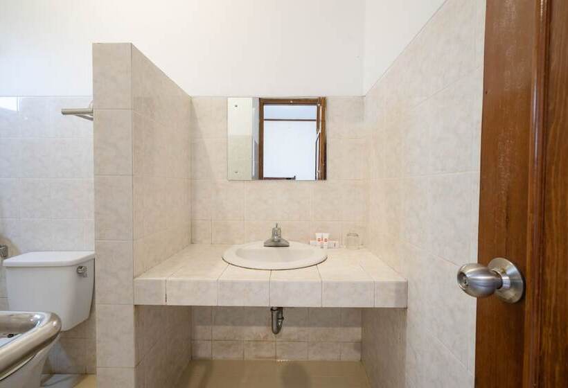 Hotell Oyo 1778 Omah Duwet