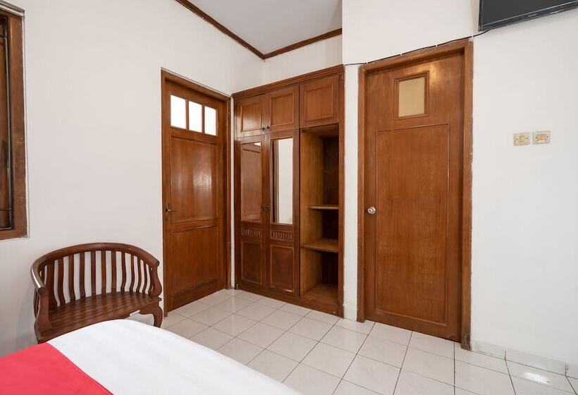 Hotell Oyo 1778 Omah Duwet