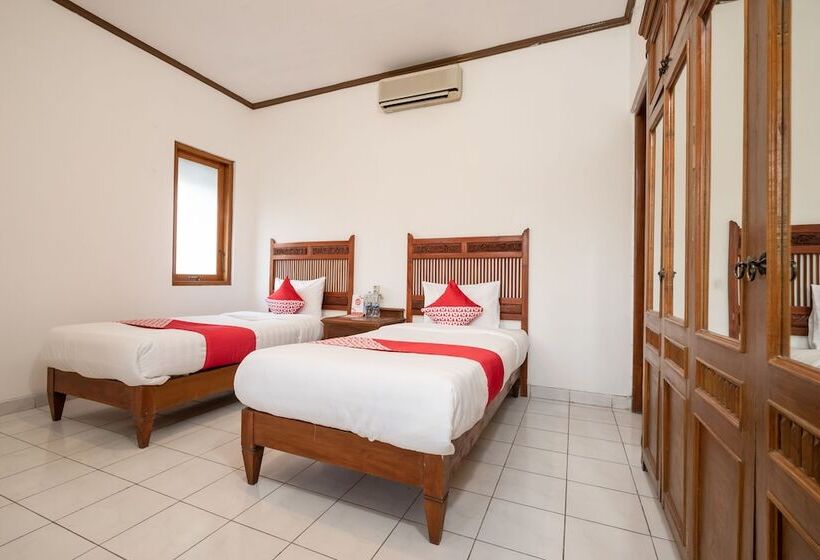 Hotell Oyo 1778 Omah Duwet