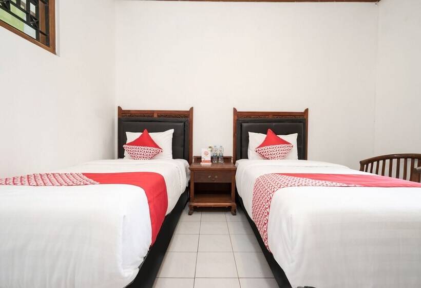 Hotell Oyo 1778 Omah Duwet