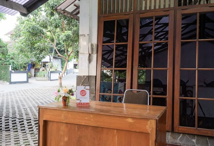 Hotell Oyo 1778 Omah Duwet