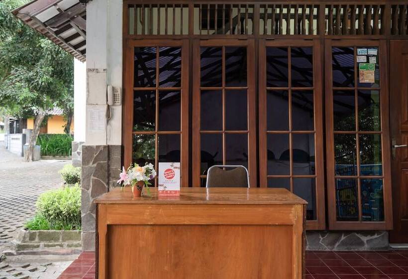 Hotell Oyo 1778 Omah Duwet