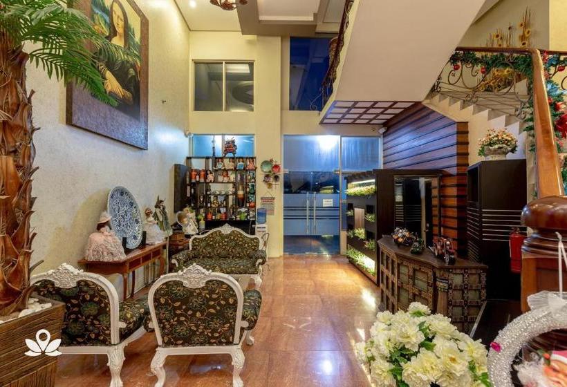 בית מלון כפרי Zen Rooms Metro Inn Bacolod