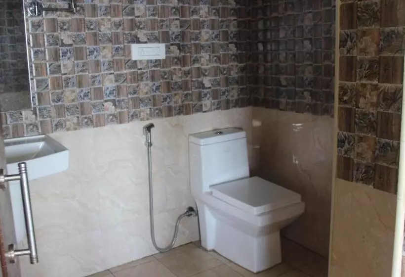 Majatalo Kollanoor Guest House