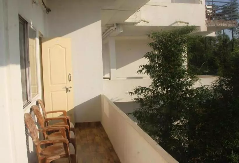 Majatalo Kollanoor Guest House