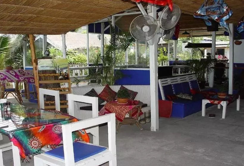 پانسیون The White Pearl Beach Club