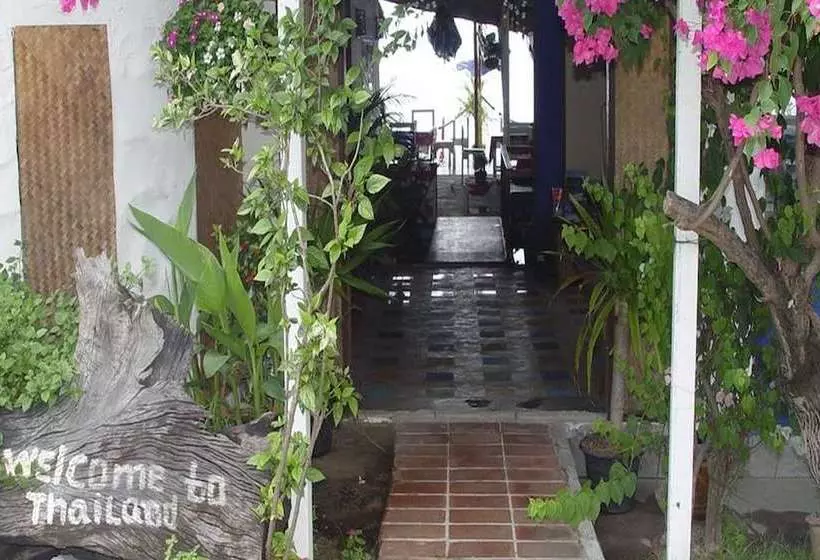 پانسیون The White Pearl Beach Club
