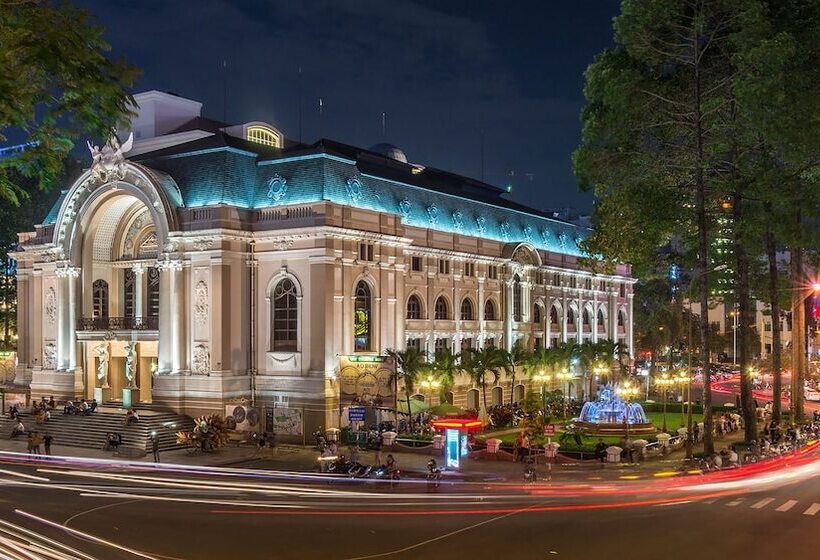 هتل Khách Sạn Hạnh Long