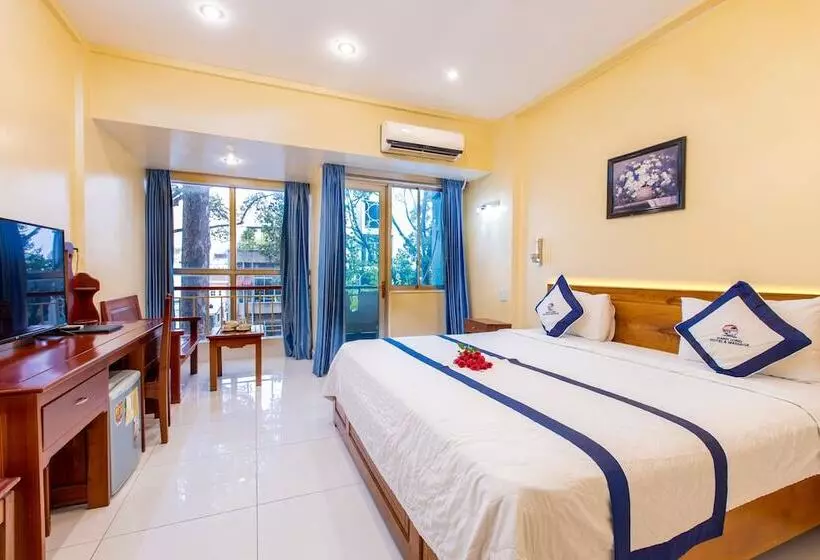 هتل Khách Sạn Hạnh Long