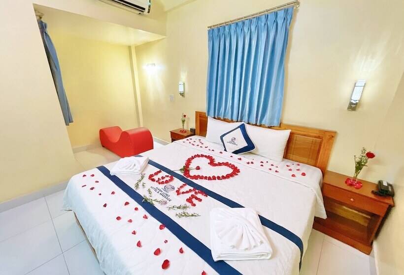 هتل Khách Sạn Hạnh Long