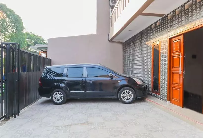 ホテル Oyo 1519 Axl Residence