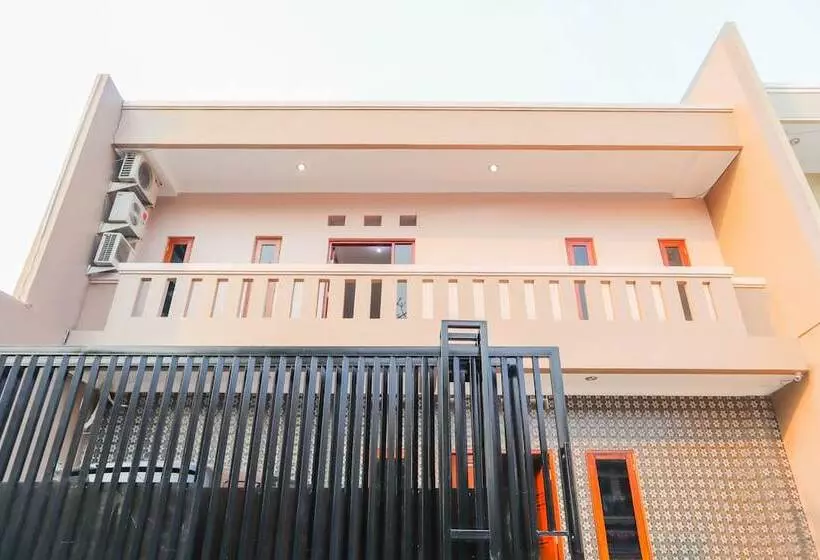 ホテル Oyo 1519 Axl Residence