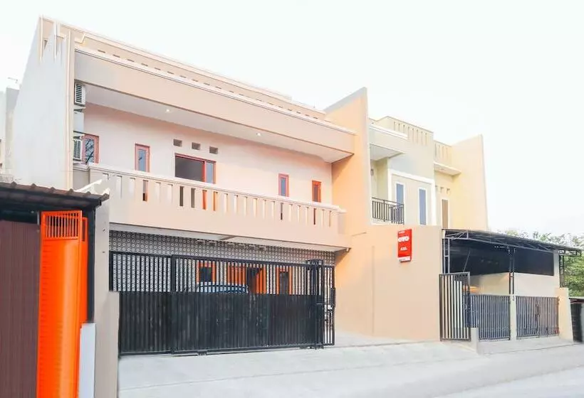ホテル Oyo 1519 Axl Residence