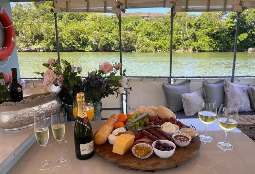 Majatalo 182 Old Transkei Road