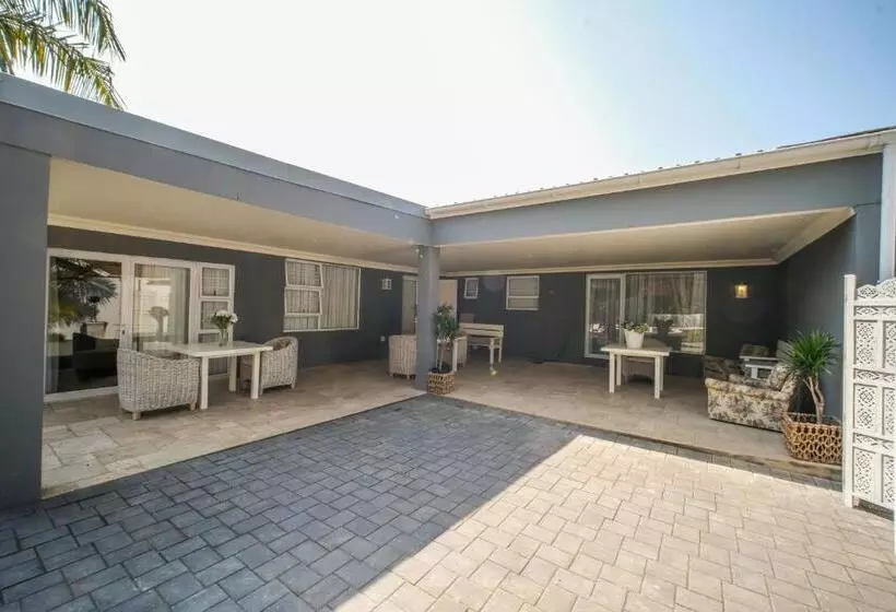 Majatalo 182 Old Transkei Road