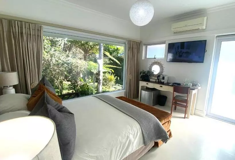 Majatalo 182 Old Transkei Road