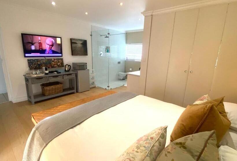 פנסיון 182 Old Transkei Road