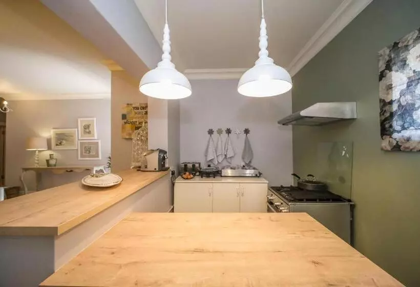 Majatalo 182 Old Transkei Road