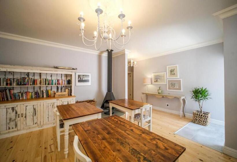 פנסיון 182 Old Transkei Road