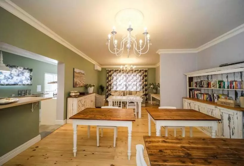 Majatalo 182 Old Transkei Road