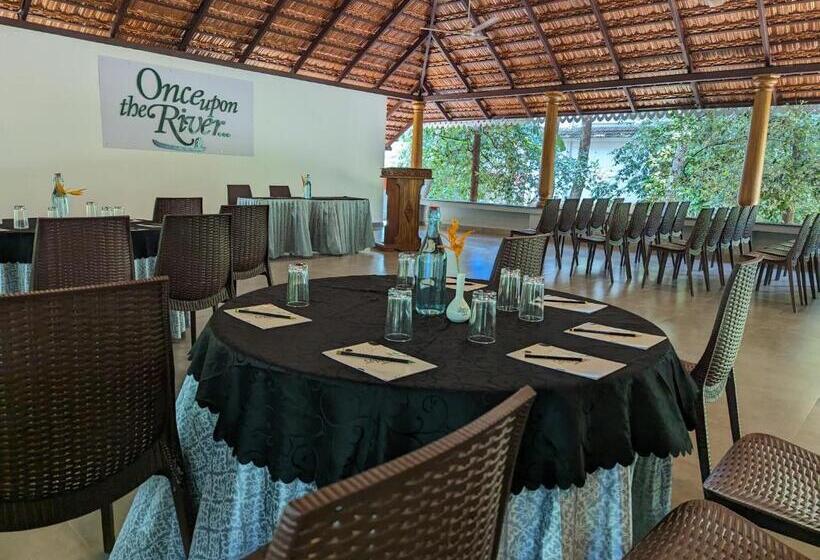 אתר נופש Once Upon The River, Aluva   Near Cochin International Airport