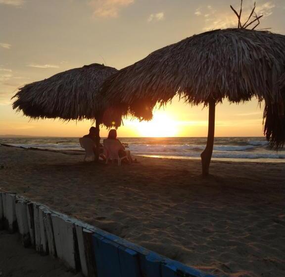 هتل Cabaña Playa Danray