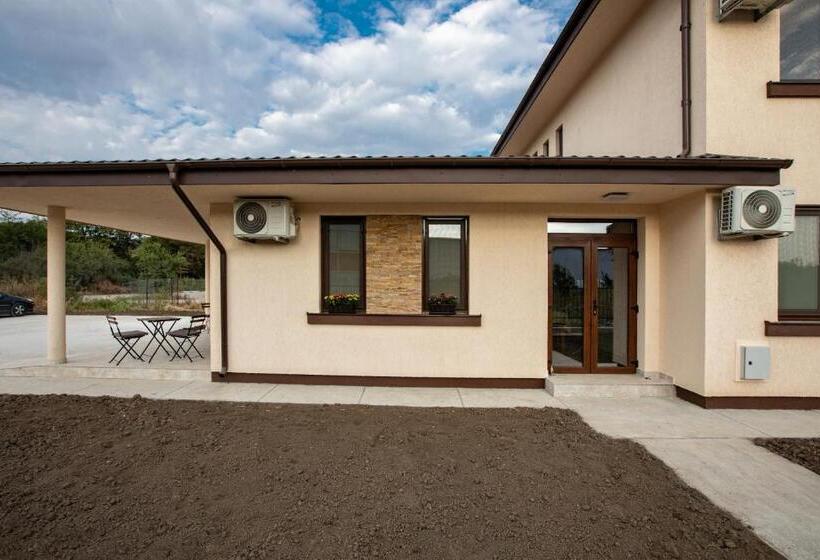 ペンション Airport House