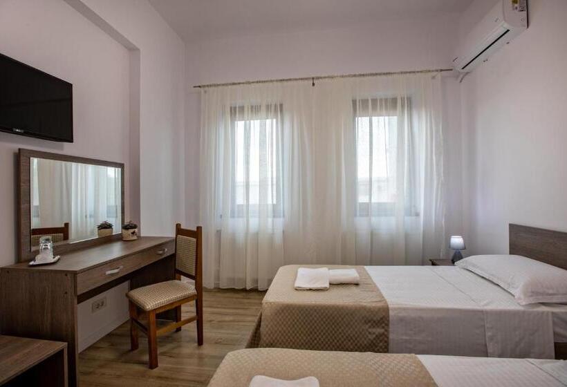 ペンション Airport House