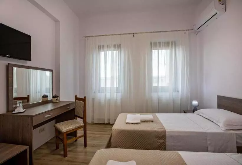 Majatalo Airport House