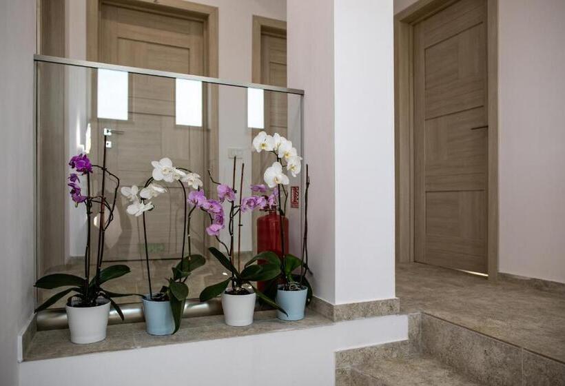 ペンション Airport House