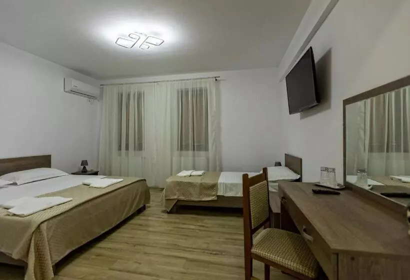 Majatalo Airport House