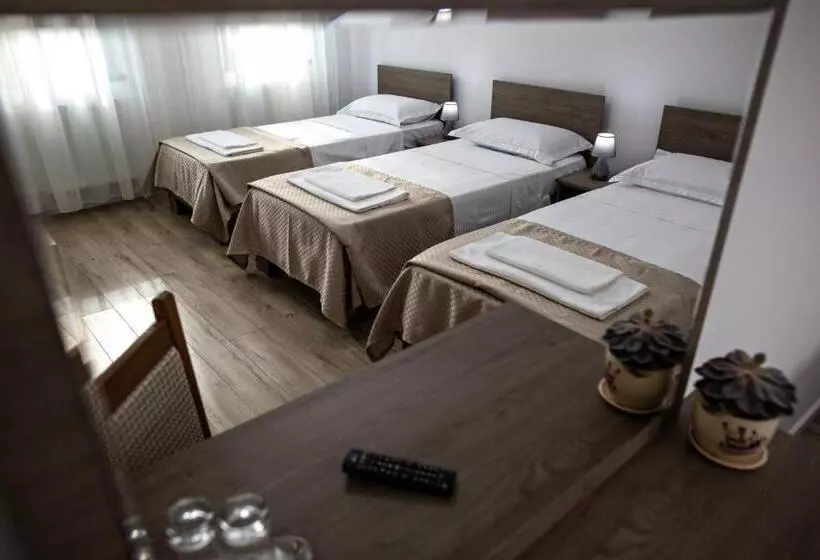 Majatalo Airport House