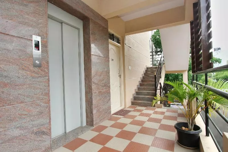 ホテル Capital O 2235 Oh My Rooms Indranagar