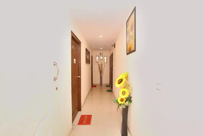 ホテル Capital O 2235 Oh My Rooms Indranagar
