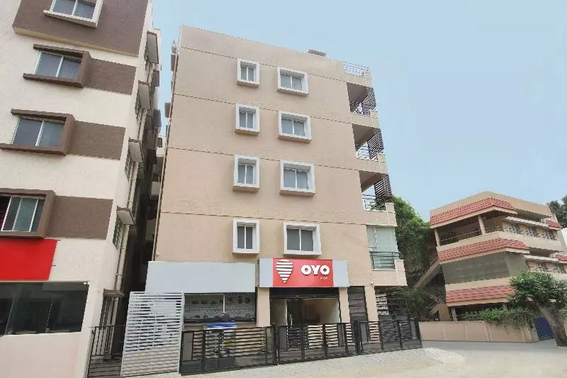 ホテル Capital O 2235 Oh My Rooms Indranagar