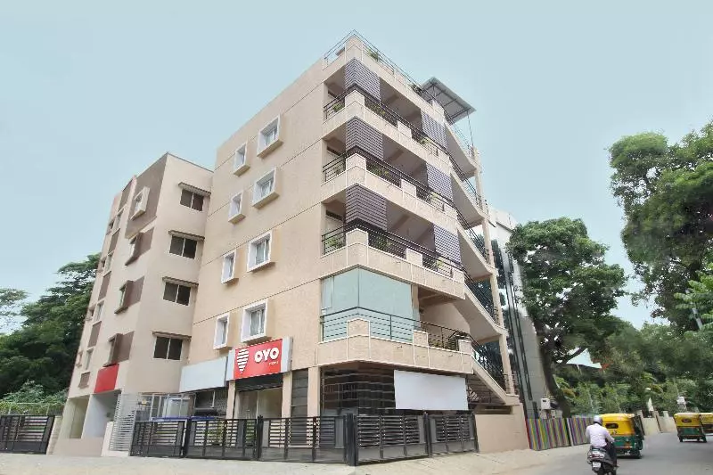 ホテル Capital O 2235 Oh My Rooms Indranagar