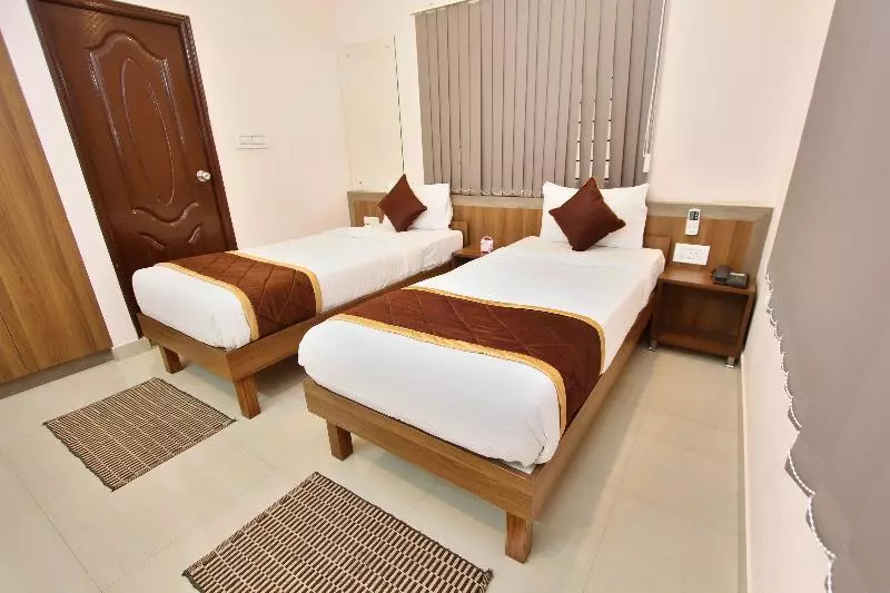 ホテル Capital O 2235 Oh My Rooms Indranagar