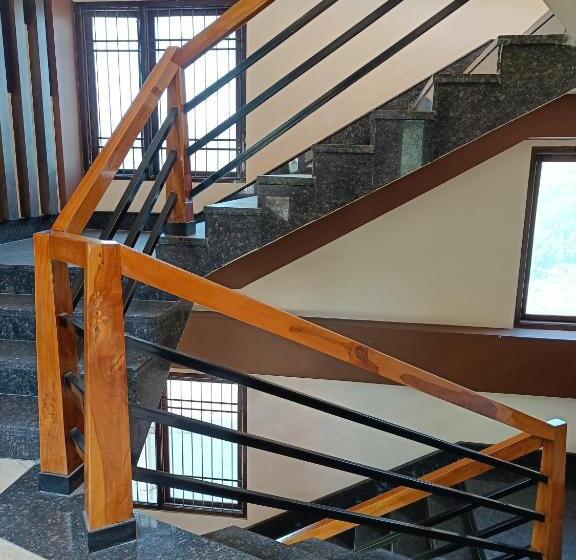 فندق Shambala Inn