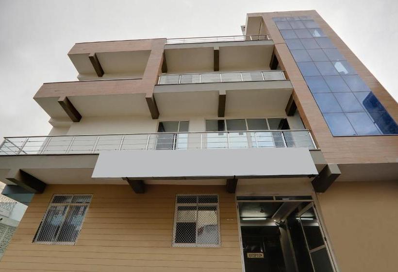 هتل Spot On 49970 Mahadev Guest House