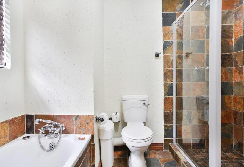 ペンション The Wild Olive Guesthouse