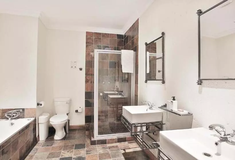 Majatalo The Wild Olive Guesthouse