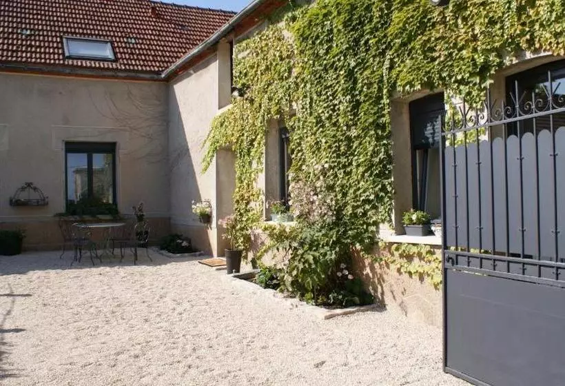 ベッドアンドブレックファースト Les Dames Jeannes